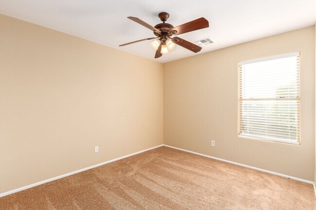 Building Photo - Beautiful 4 Bedroom Home in Johnson Ranch!