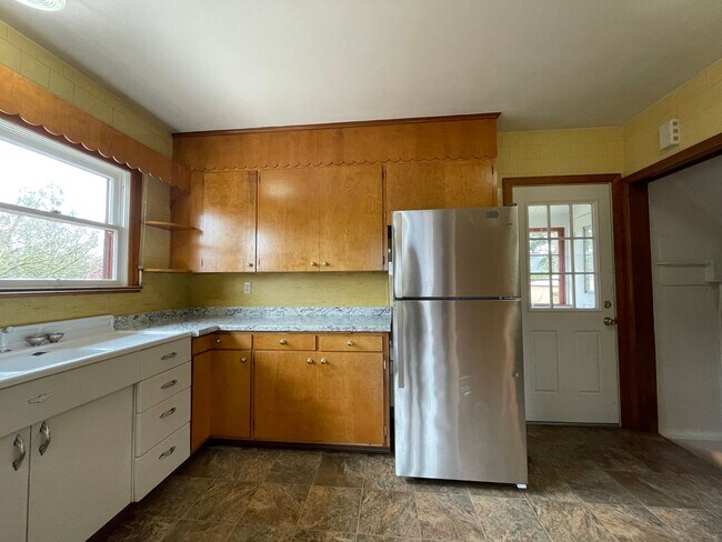 Building Photo - Exceptional Living Within Montavilla 2 Bed...