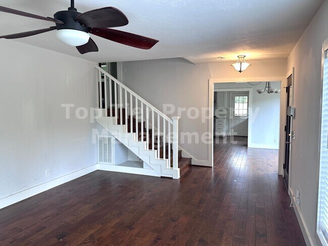 Building Photo - Very Charming, updated 2 Bd/1 Ba, 1178 sf Single-Family House in Lafayette available May 14th for...