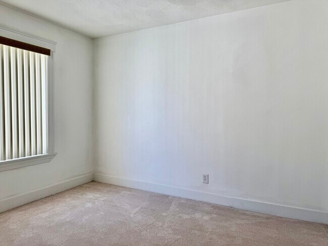 Building Photo - 70 Durso Ave