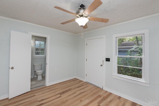 Building Photo - 1217 Poppy Ave