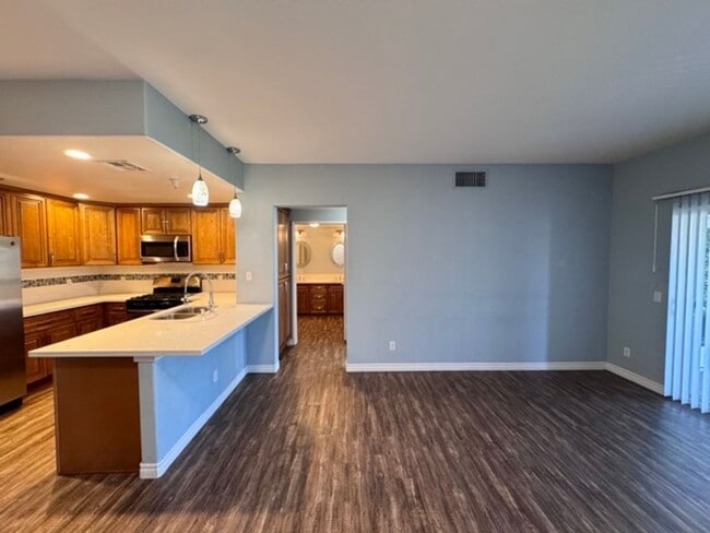 Building Photo - Upgraded 1BD/1BA Condo in Gated Temecula C...