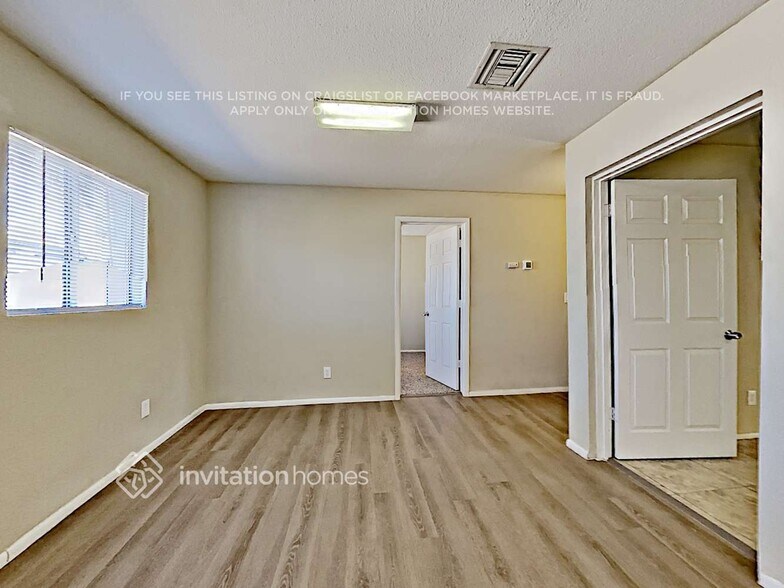 Building Photo - 4126 N Mitchell St