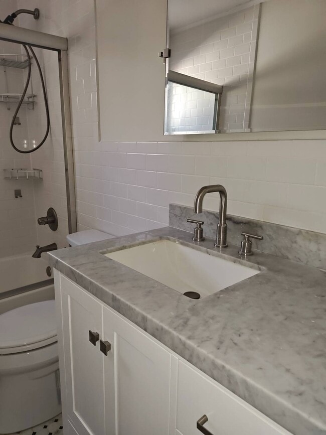 Building Photo - 2354 N Wading River Rd