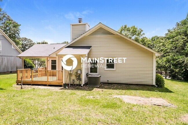 Building Photo - 3 Bedroom Pet-Friendly Home in Greensboro, NC with Main Street Renewal