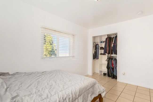 Building Photo - 7245 S Cole Ln