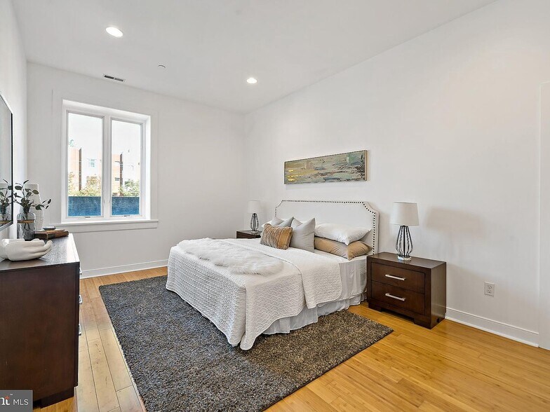 Building Photo - 655 N 16th St