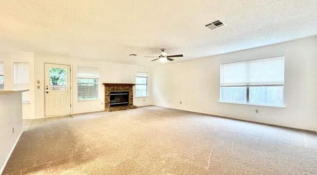 Building Photo - 1803 Woodland Dr