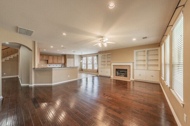 Building Photo - 3504 Oliver Dr