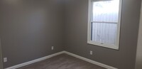 Building Photo - Newly updated 2 bedroom 1 bath duplex