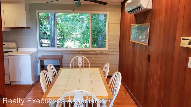 Building Photo - 3 br, 2 bath House - 3421 Maloney Road
