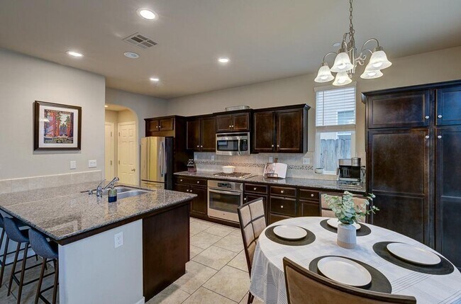 Building Photo - Cute Home in Fresno!