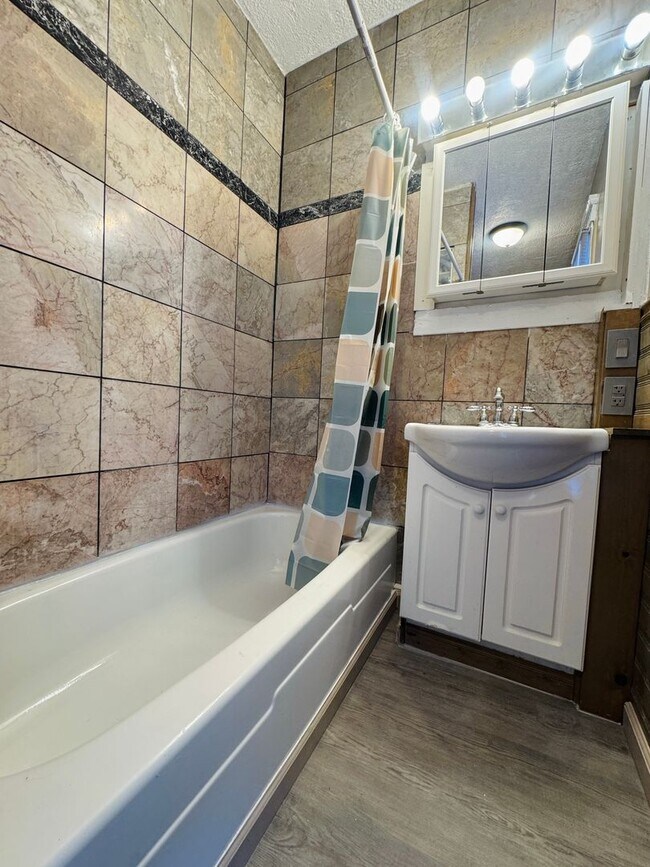 Building Photo - 420-422 Pennsylvania Ave