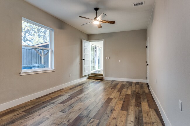 Building Photo - 2817 Crest Ridge Dr
