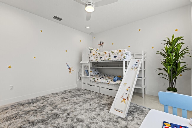 Building Photo - 12884 Wingspan Ct