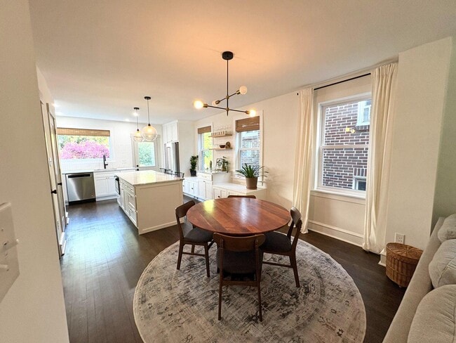 Building Photo - 4625 Silverwood St