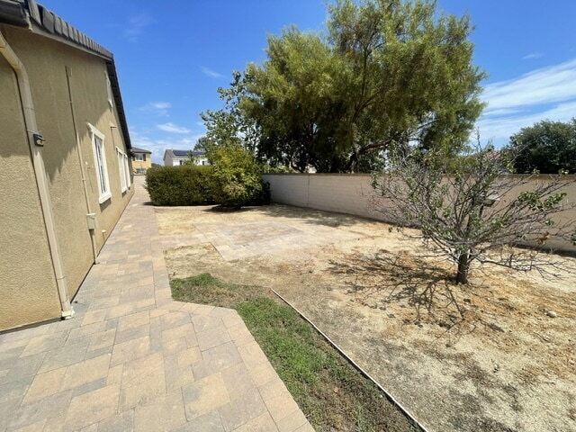 Building Photo - Arrowood Single Story 4 Bedroom 3 Bathroom on Quiet Tree-lined Street