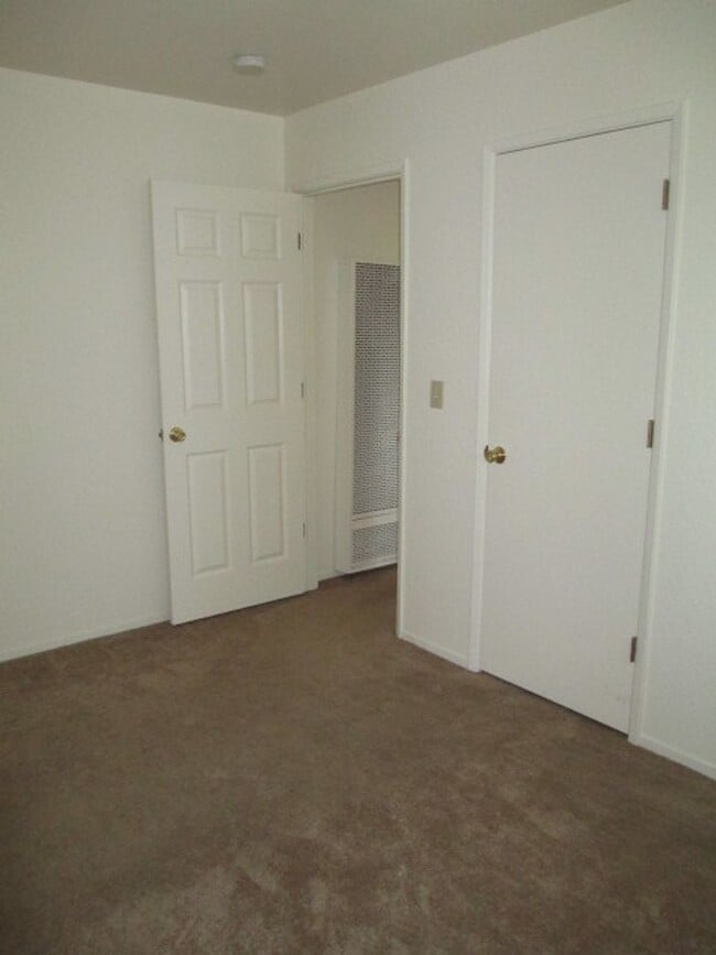 Building Photo - Downstairs apartment in Rocklin 4plex
