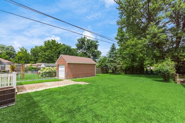 Building Photo - 336 E Weisheimer Rd