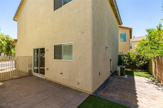 Building Photo - 120 Tansy Ct