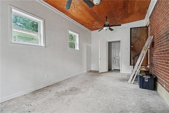 Building Photo - 2939 Belvedere Ln