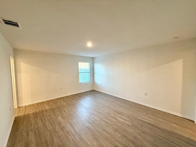 Building Photo - Beautiful Brand New 3/2 Home