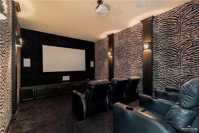 Building Photo - 2701 Santa Laura St