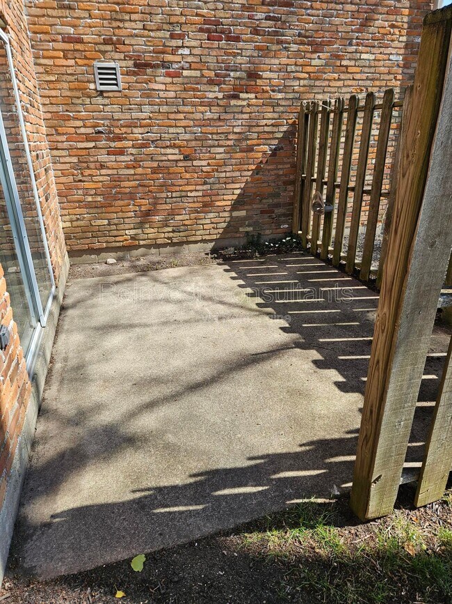 Building Photo - 51 Winchester Pl