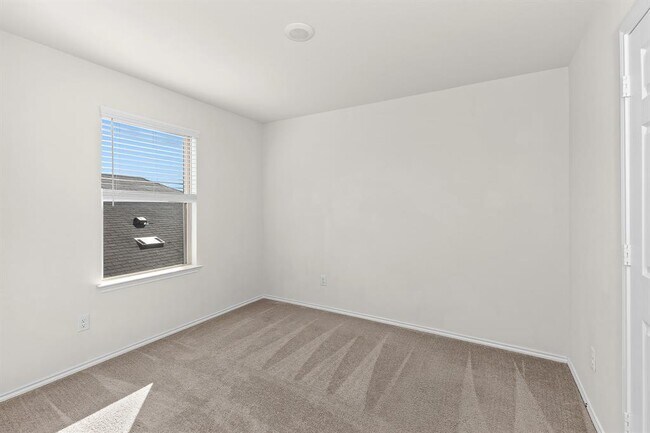 Building Photo - 457 Bedford Falls Ln