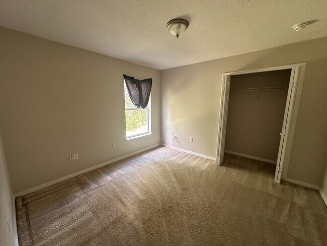 Building Photo - 2529 SW 156th Pl