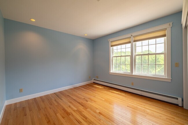 Building Photo - 56 Holt Rd