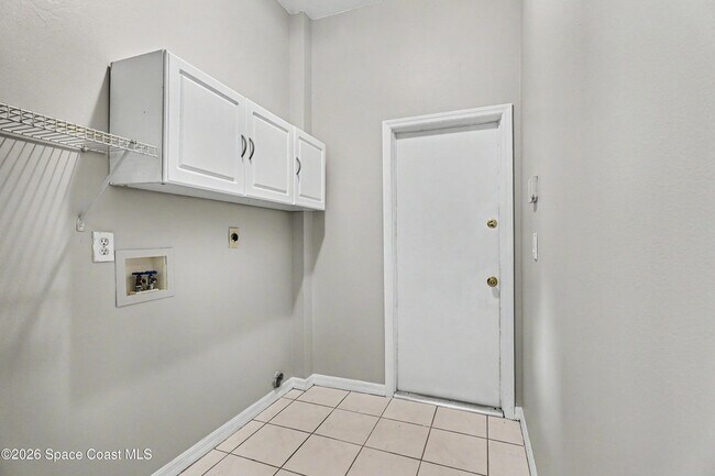 Building Photo - 8056 Bracken Ln