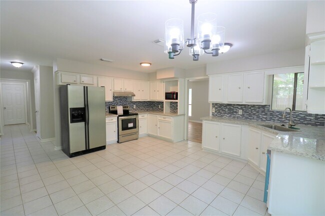 Building Photo - 2705 Wilmington Dr