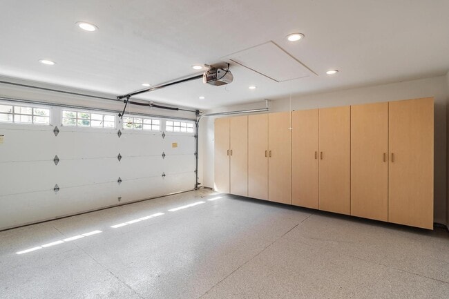 Building Photo - 130 Heather Ln