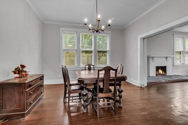 Building Photo - 2031 Central Ave