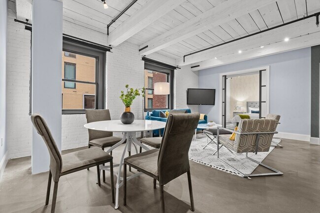 Building Photo - 90 Wareham St