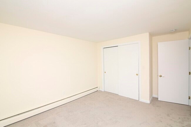 Building Photo - 118 Pleasant St