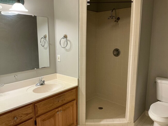 Building Photo - 1414 Jane St