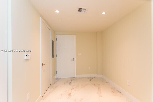 Building Photo - 1300 S Miami Ave
