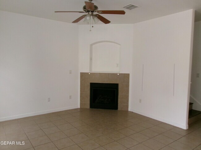 Building Photo - 4704 Pistolero Ln