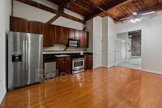 Building Photo - 815 Porter St
