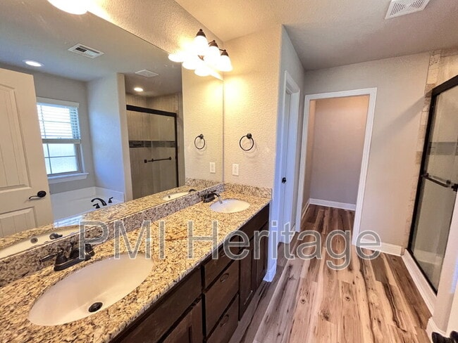 Building Photo - 4300 SW Limestone Ave