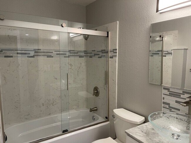 Building Photo - Yountville Condo