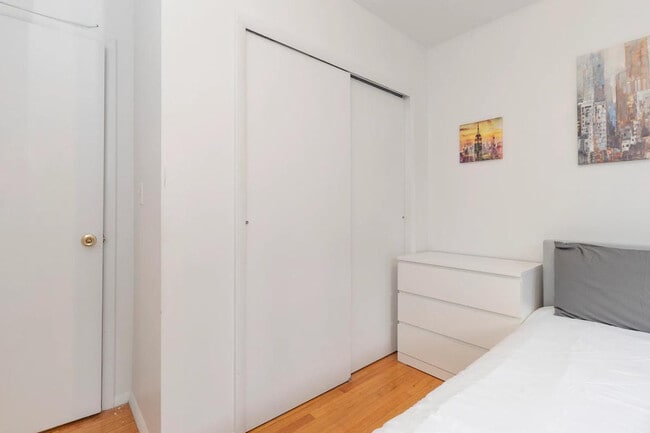 Building Photo - 1805 1st Ave