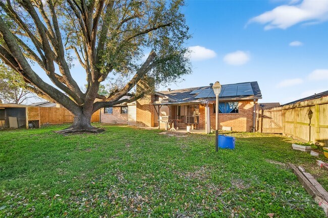 Building Photo - 10706 Sagebluff Dr