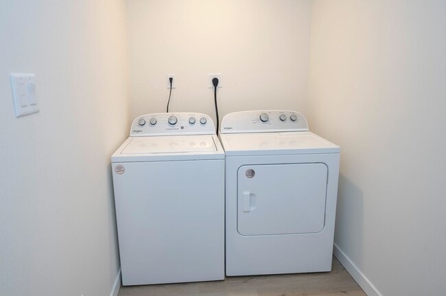 Building Photo - Updated Gig Harbor Duplex with Outdoor Space