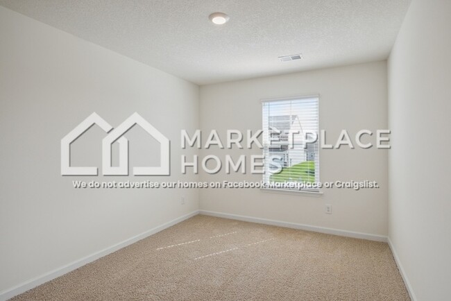 Building Photo - 227 Belle court