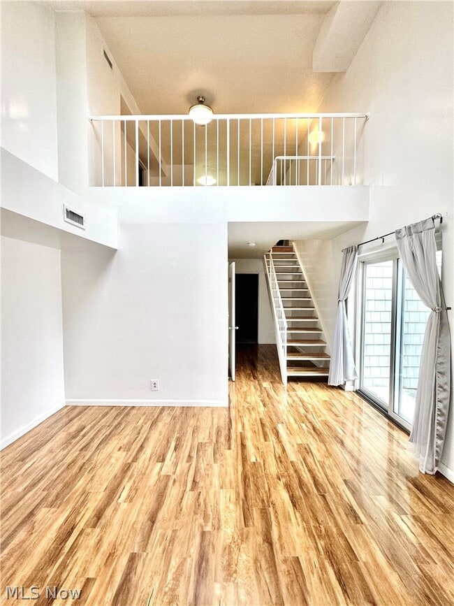 Building Photo - 1900 Grove Ct