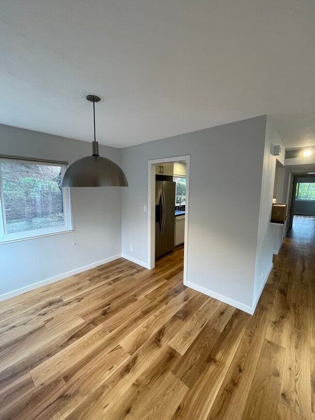 Building Photo - 36 Redwood Ave