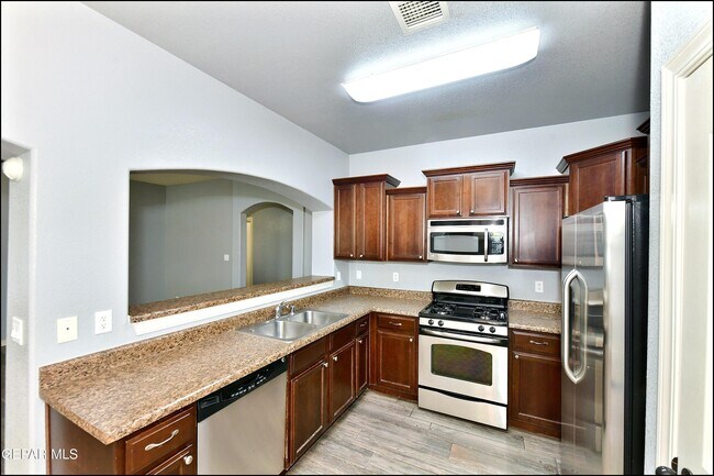 Building Photo - 12569 Wolf Berry Dr